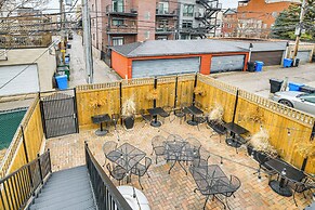 5 Mi to Dtwn: Ukrainian Village Apartment!
