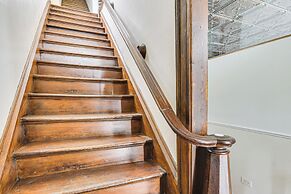 5 Mi to Dtwn: Ukrainian Village Apartment!