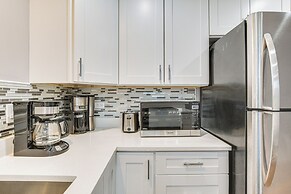 5 Mi to Dtwn: Ukrainian Village Apartment!