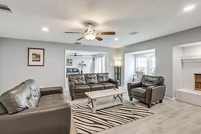 10 Mi to Dtwn Houston: Dog-friendly Home w/ Yard!