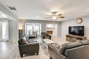 10 Mi to Dtwn Houston: Dog-friendly Home w/ Yard!
