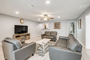 10 Mi to Dtwn Houston: Dog-friendly Home w/ Yard!
