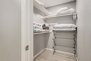 10 Mi to Dtwn Houston: Dog-friendly Home w/ Yard!