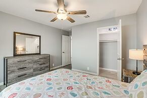 10 Mi to Dtwn Houston: Dog-friendly Home w/ Yard!