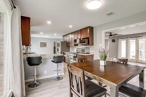 10 Mi to Dtwn Houston: Dog-friendly Home w/ Yard!