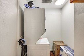 Apt 15 Mi to Dtwn San Antonio: Nurse's Haven!