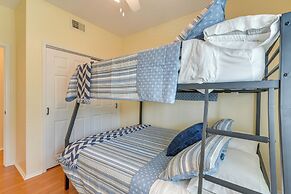 1 Mi to Shore: Condo w/ Pool Access in Galveston