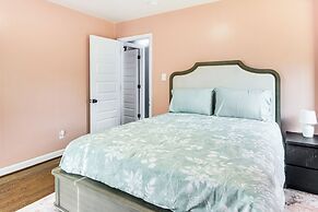 6 Mi to Spectrum Center: Spacious Getaway w/ Deck