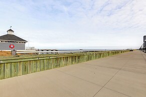 Steps to Shore: Spacious Atlantic City Retreat!