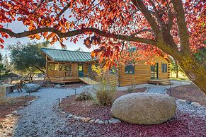 33 Mi to Yosemite NP: Custom Log Home w/ Deck!