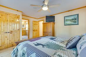 33 Mi to Yosemite NP: Custom Log Home w/ Deck!