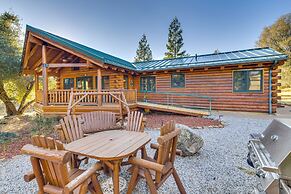 33 Mi to Yosemite NP: Custom Log Home w/ Deck!