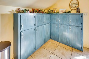 Shared Dock: Cozy Waterfront Retreat in Brunswick