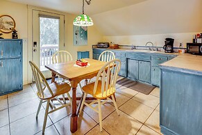 Shared Dock: Cozy Waterfront Retreat in Brunswick