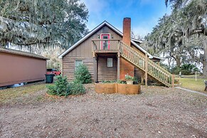 Shared Dock: Cozy Waterfront Retreat in Brunswick