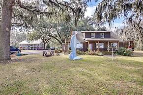 Shared Dock: Cozy Waterfront Retreat in Brunswick