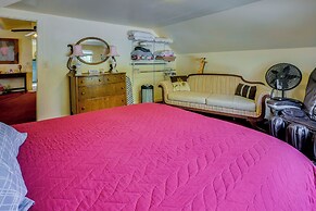 Shared Dock: Cozy Waterfront Retreat in Brunswick