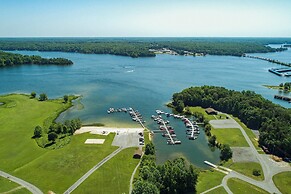 Hot Tub & Amenity Access: Lake Anna Retreat!