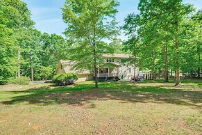 Hot Tub & Amenity Access: Lake Anna Retreat!