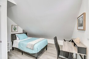 2 Mi to Dtwn Syracuse: Cozy Updated Apt!