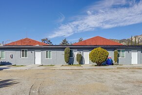 Hike & Explore: Studio Stay in Frazier Park