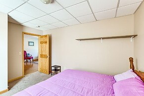 1 Mi to Downtown: Welcoming Winona Duplex