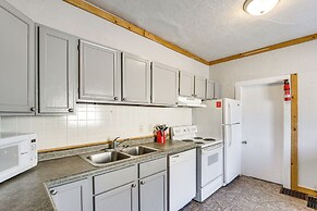 1 Mi to Downtown: Welcoming Winona Duplex