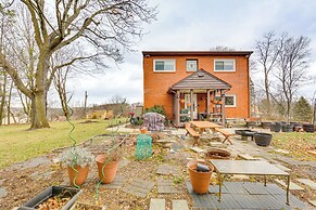 Rustic Chic Retreat: 4 Mi to Kennywood!