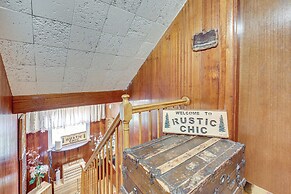 Rustic Chic Retreat: 4 Mi to Kennywood!
