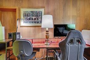 Rustic Chic Retreat: 4 Mi to Kennywood!