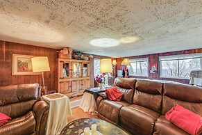 Rustic Chic Retreat: 4 Mi to Kennywood!