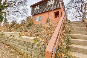 Rustic Chic Retreat: 4 Mi to Kennywood!