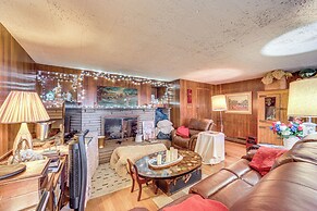 Rustic Chic Retreat: 4 Mi to Kennywood!