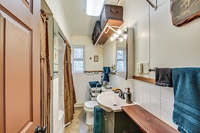 Rustic Chic Retreat: 4 Mi to Kennywood!