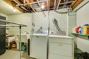 Rustic Chic Retreat: 4 Mi to Kennywood!