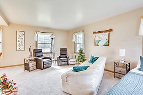 Walk to Centennial Park: Apartment w/ Garage!