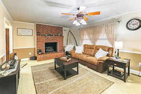 6 Mi to Salisbury: Forest-view Sanctuary!