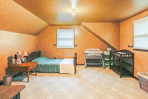 6 Mi to Salisbury: Forest-view Sanctuary!