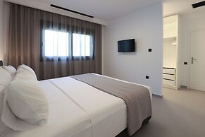 Limi Deluxe Suites