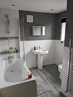 Detached Homestay With Private Rooms