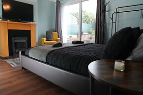 Detached Homestay With Private Rooms