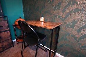 Detached Homestay With Private Rooms