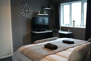 Detached Homestay With Private Rooms