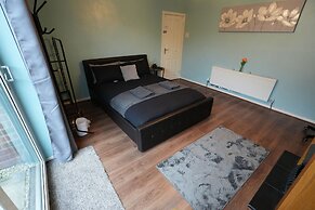 Detached Homestay With Private Rooms