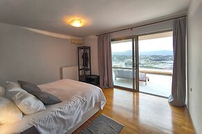 Villa Mirtylla luxury retreat. Pool Gym