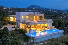 Villa Mirtylla luxury retreat. Pool Gym