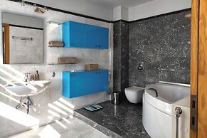 Villa Mirtylla luxury retreat. Pool Gym