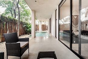 Jungle Resort Suites & Private Pool