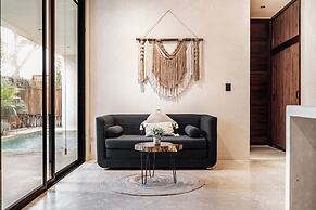 Jungle Resort Suites & Private Pool