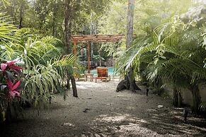 Jungle Resort Suites & Private Pool